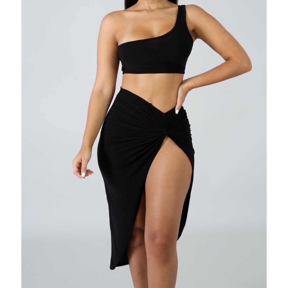 🚨SALE🚨 ONE LEFT Kimberly Skirt Set - Picture 3 of 6